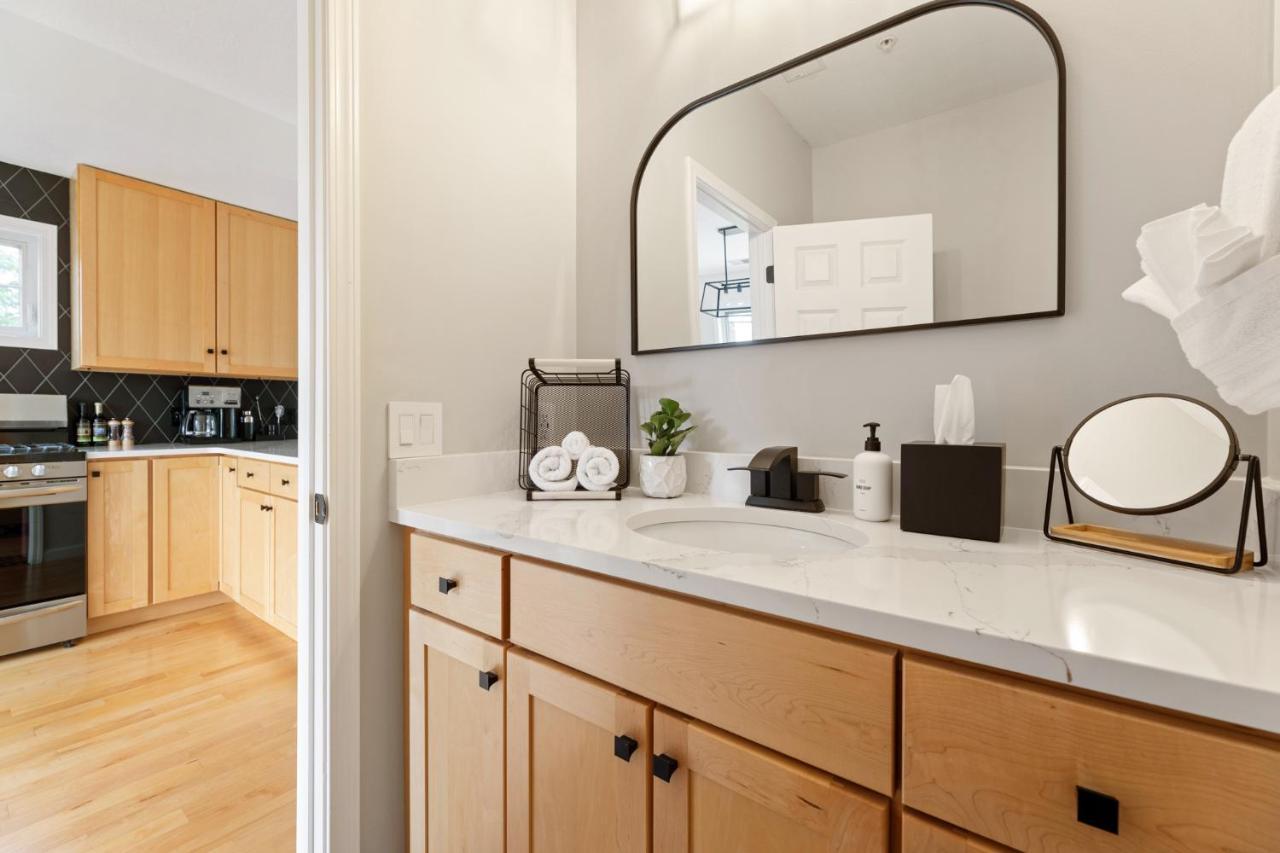 Midtown Modern - Urban Condo Walkable To Bars And Beach Traverse City Buitenkant foto