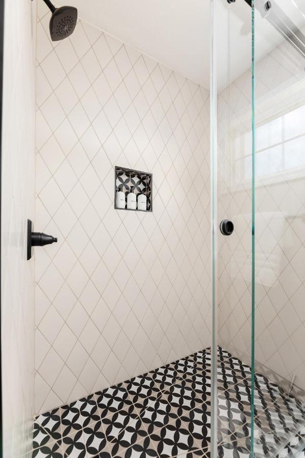 Midtown Modern - Urban Condo Walkable To Bars And Beach Traverse City Buitenkant foto