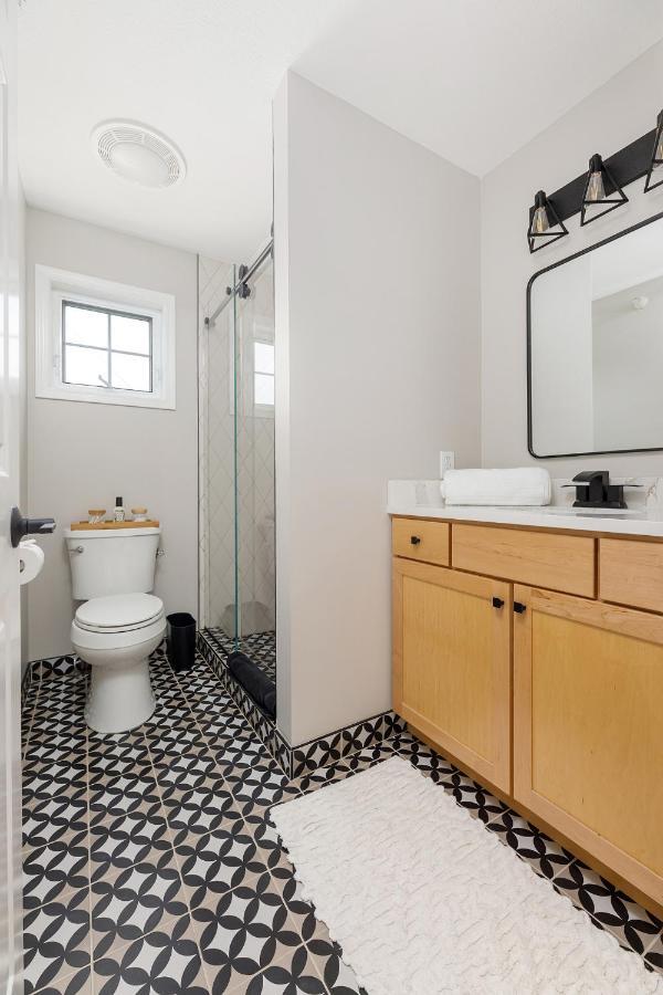 Midtown Modern - Urban Condo Walkable To Bars And Beach Traverse City Buitenkant foto