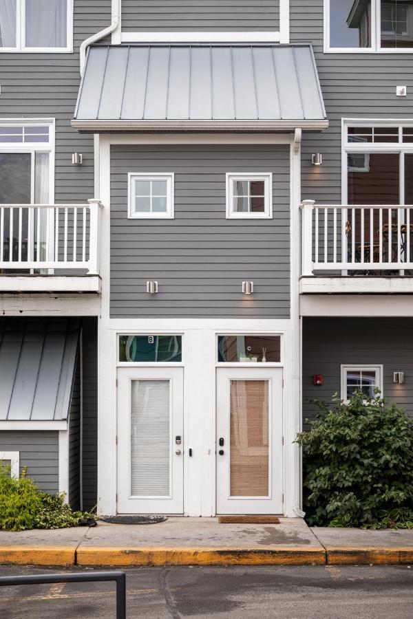 Midtown Modern - Urban Condo Walkable To Bars And Beach Traverse City Buitenkant foto